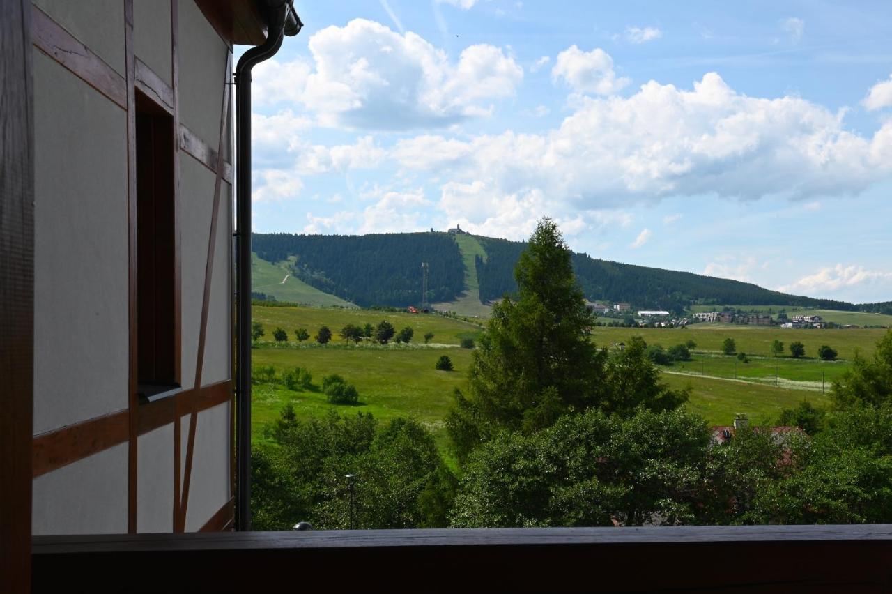 Penzion Koeniguv Mlyn Loučná pod Klínovcem Exteriör bild