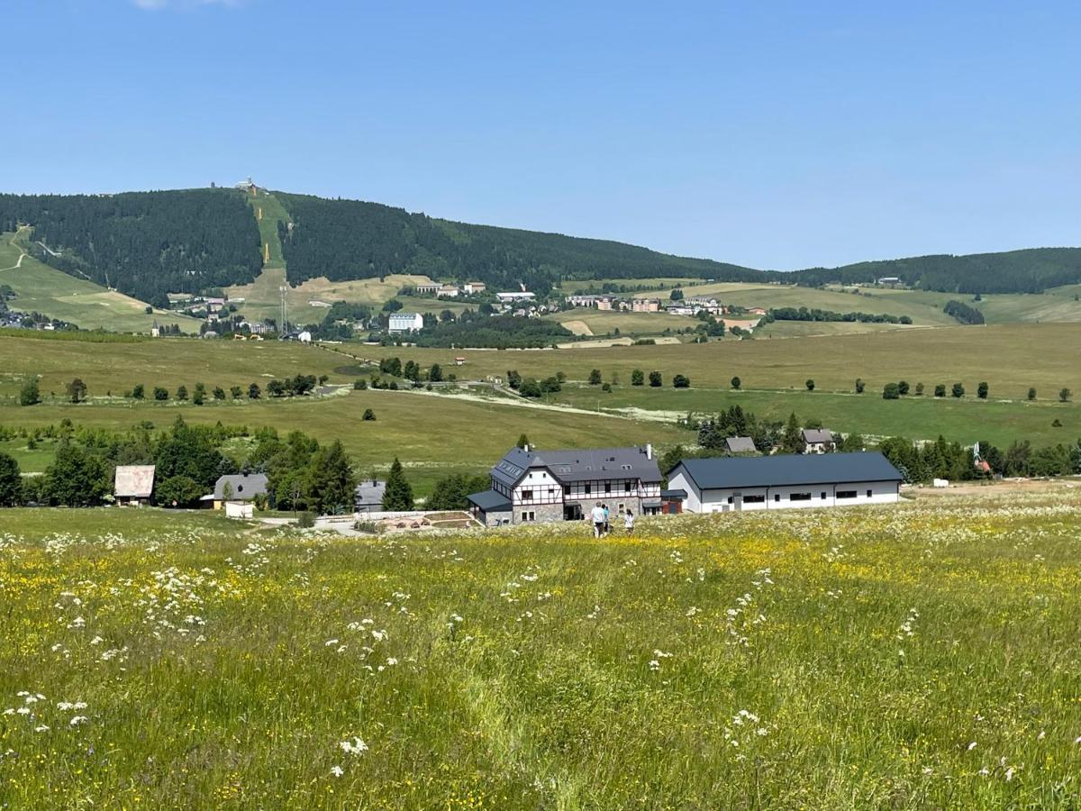 Penzion Koeniguv Mlyn Loučná pod Klínovcem Exteriör bild